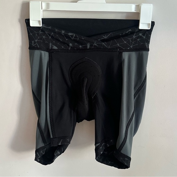 Lululemon Geo Print Padded Biker Shorts - Picture 5 of 5